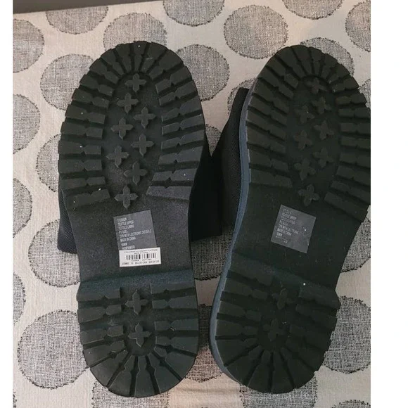 Torrid 10WW Black Slides Stretchy Rubber Soles Platform - Picture 4 of 5